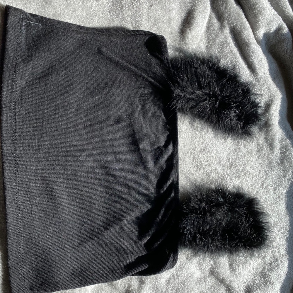 2 black crop tops
